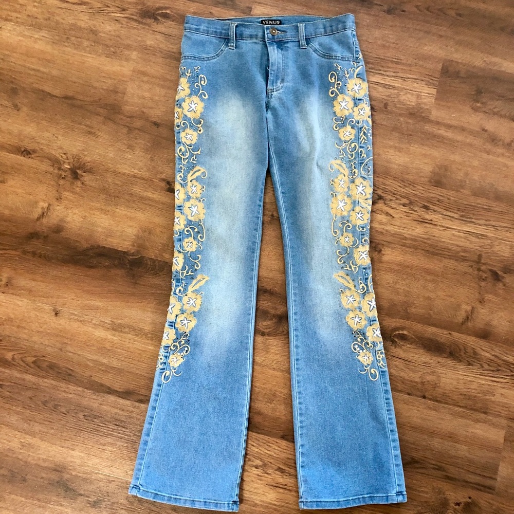 Boot cut jeans